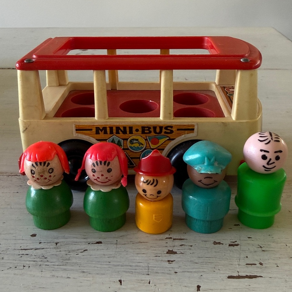Fisher-Price 1969 Vintage Mini Bus Toy 5 Wooden Little People Toy Figures - Picture 9 of 9